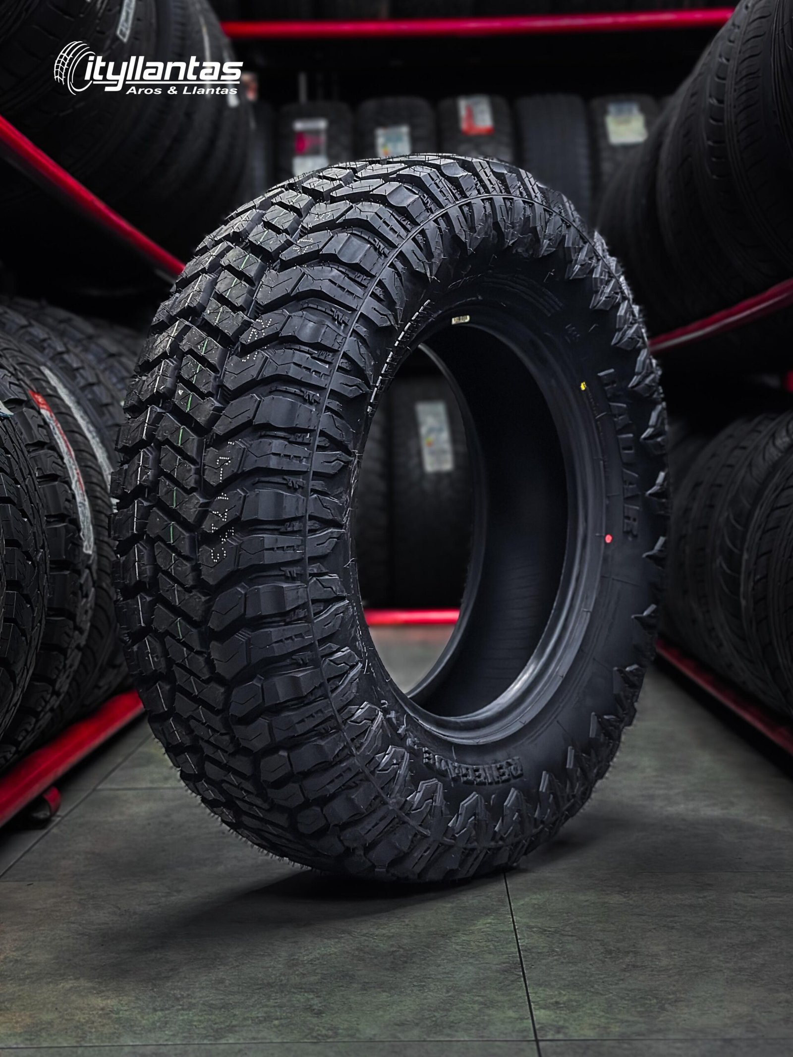 Llanta Radar 275/70/R18 Renegade R/T