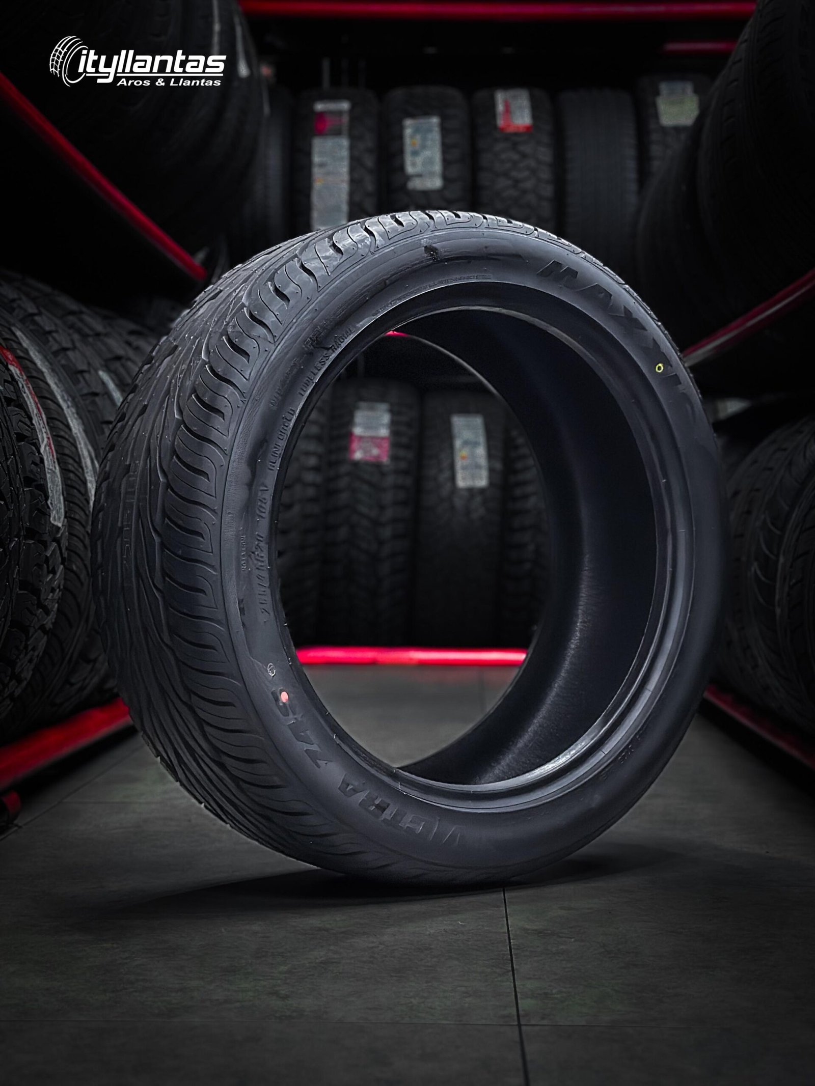 Llanta Maxxis 225/45/R17 VICTRA MA-Z1