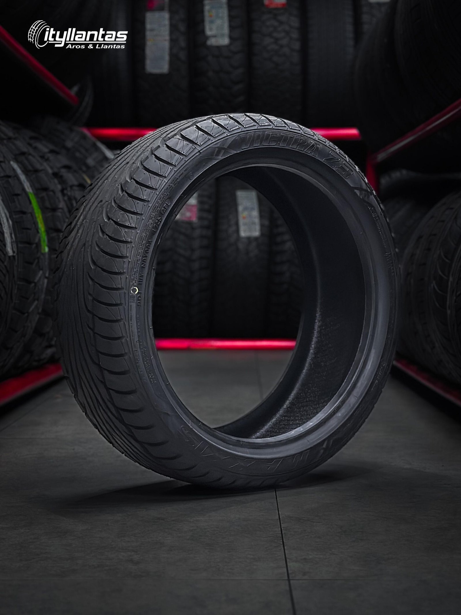 Llanta Maxxis 225/45/R18 VICTRA MA-Z1