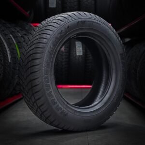 Llanta Maxxis 235/60/R16 MARAUNER MA-S1